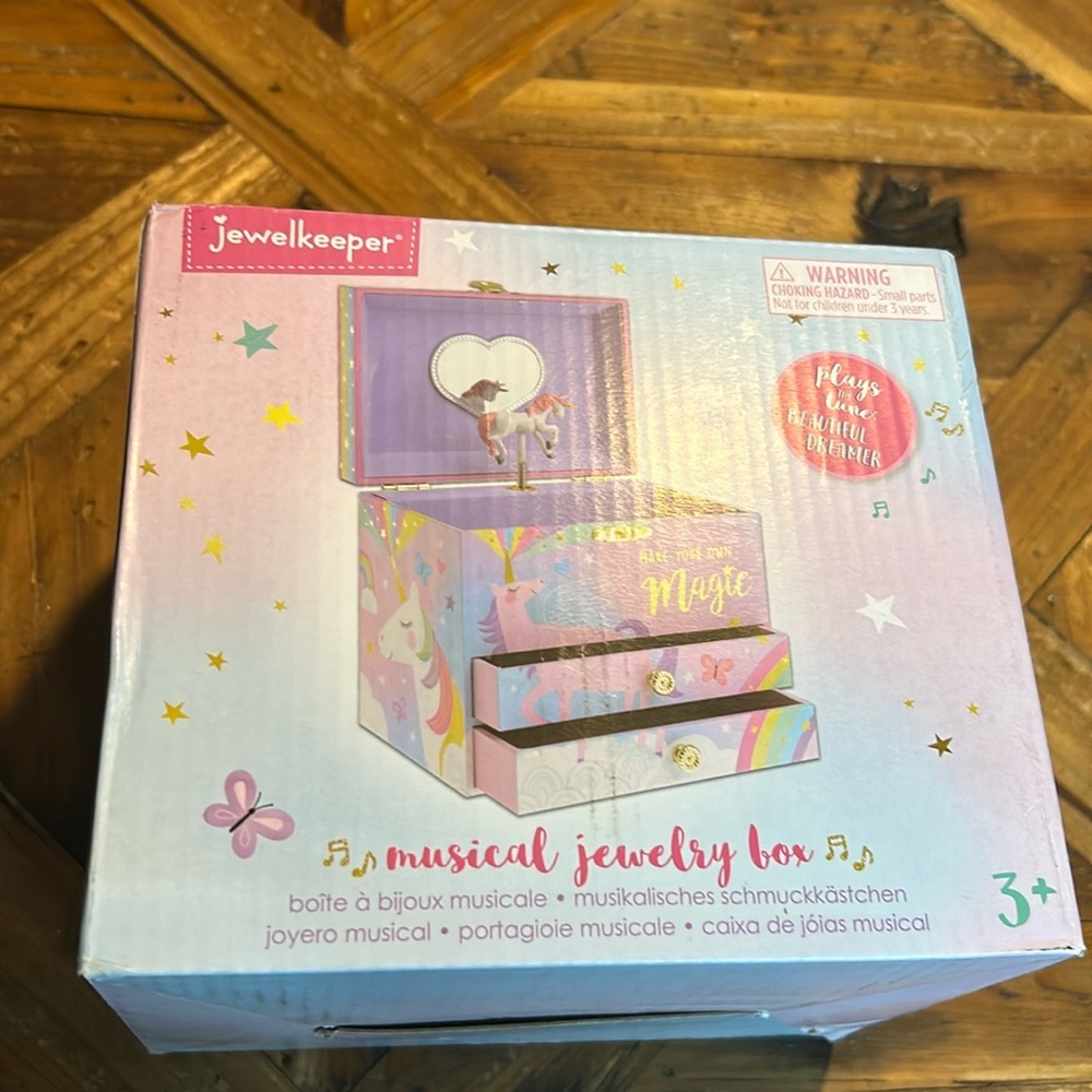 Jewel keeper Musical jewelry box